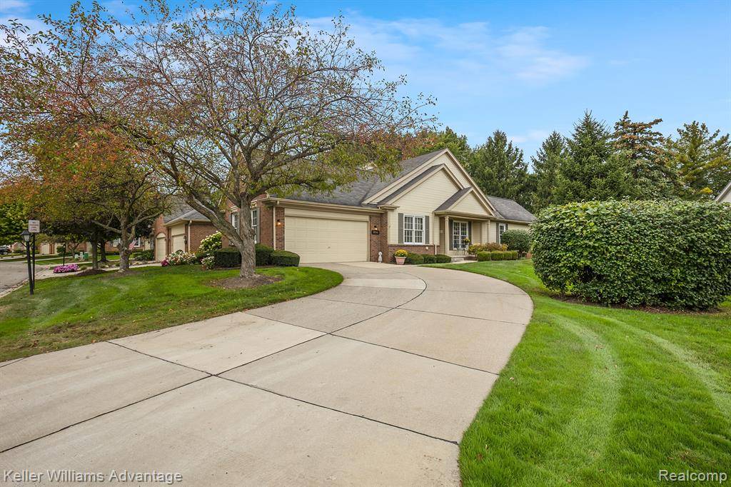 Northville, MI 48168,39542 VILLAGE RUN Drive