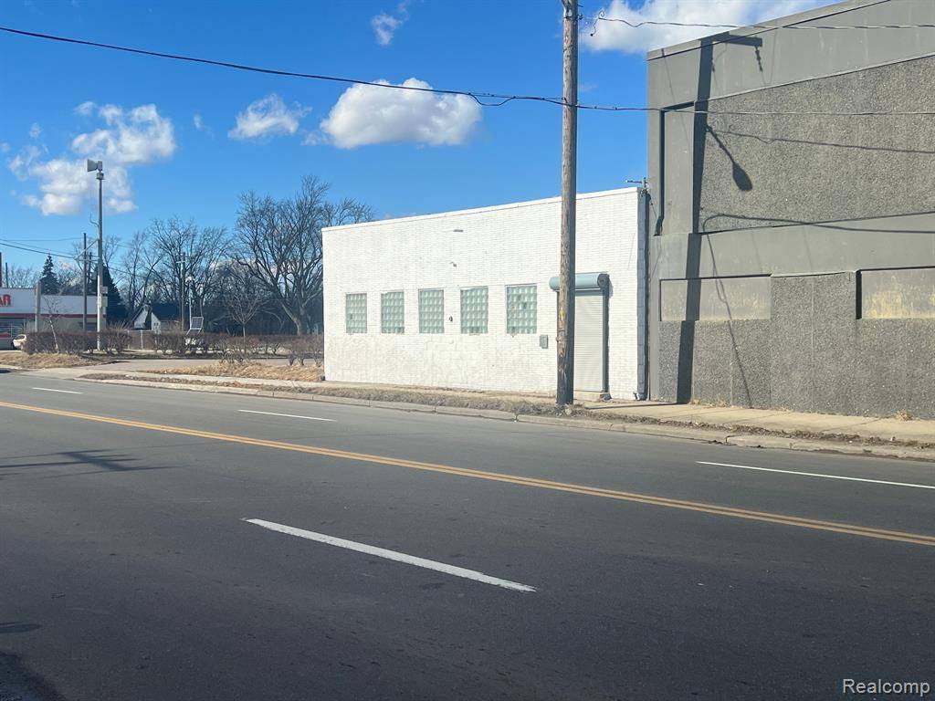 Highland Park, MI 48203,521 E 7 MILE Road