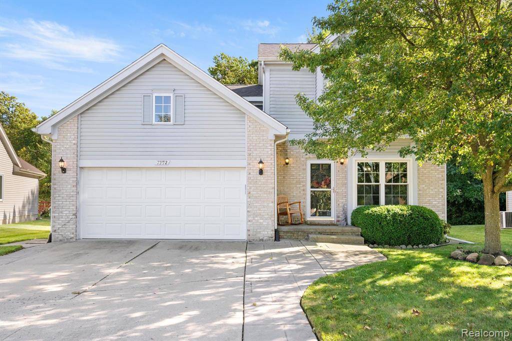 Ypsilanti, MI 48197,7992 THORNHILL Drive