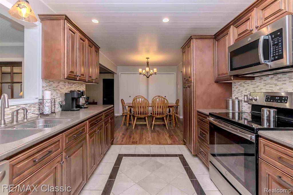 Plymouth, MI 48170,9220 N CANTON CENTER Road