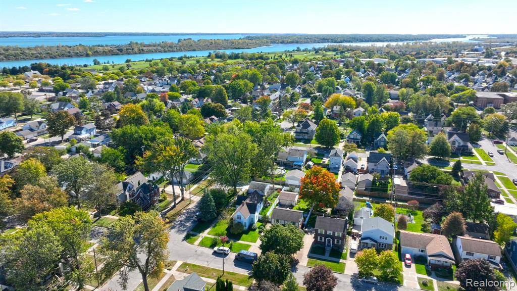 Wyandotte, MI 48192,537 EUREKA Road