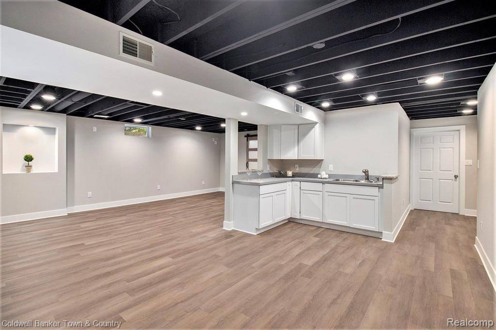 Brighton, MI 48116,312 TEXKNOLL Drive