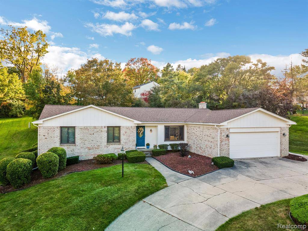 Farmington, MI 48335,36057 Smithfield Road