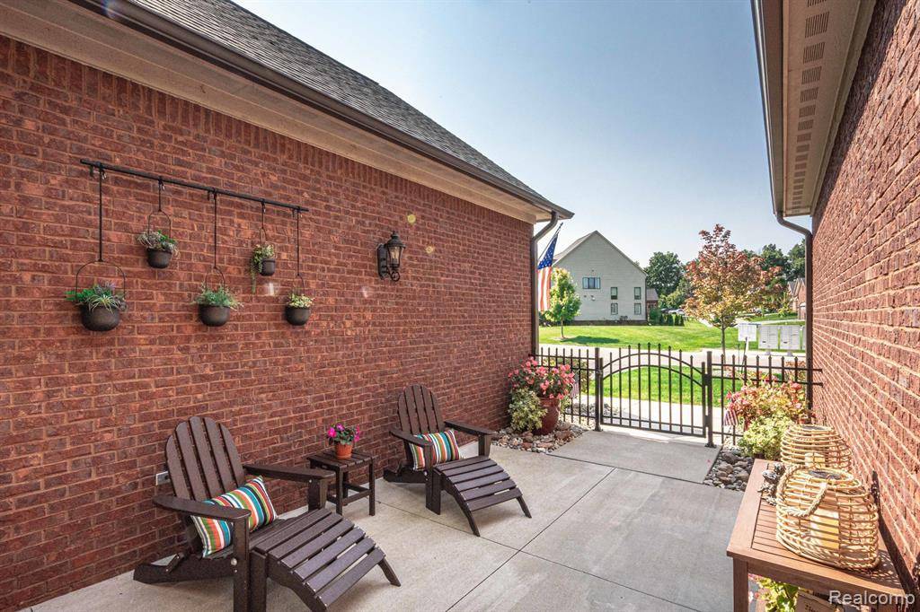 Brighton, MI 48114,3553 BAY HARBOR Drive