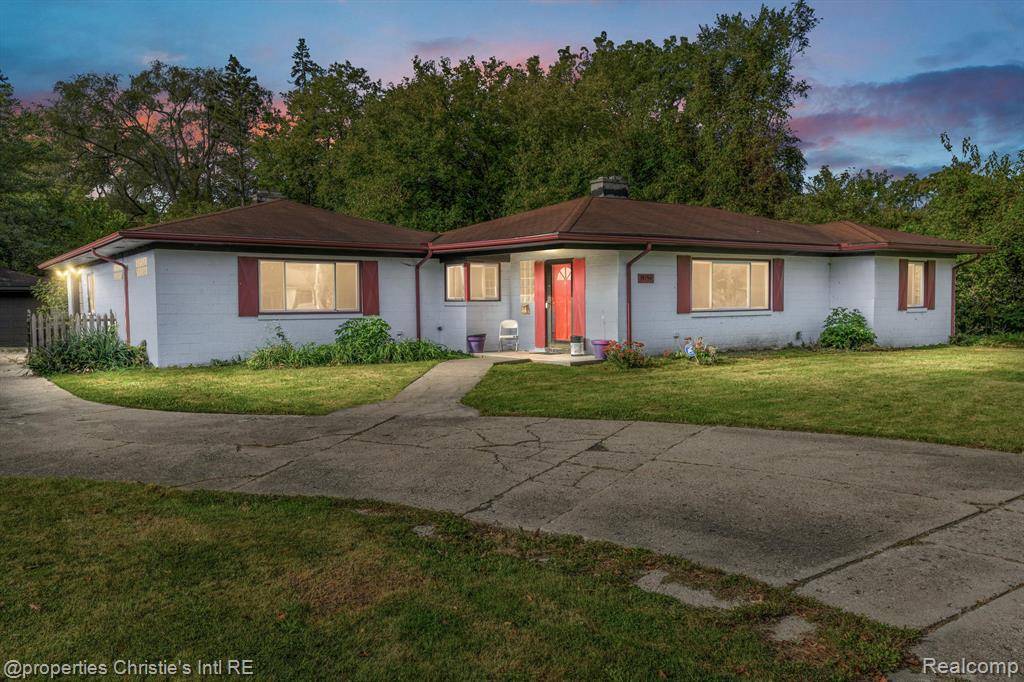 Harper Woods, MI 48225,19156 OLD HOMESTEAD Drive