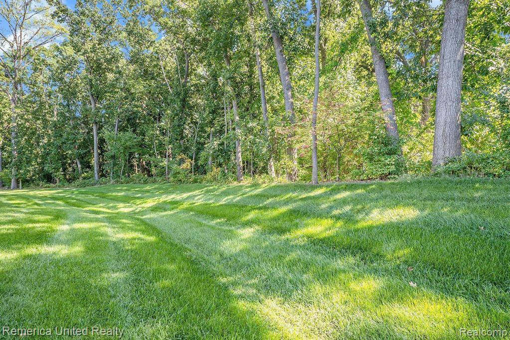 Brighton, MI 48116,4635 CRESTWAY Drive