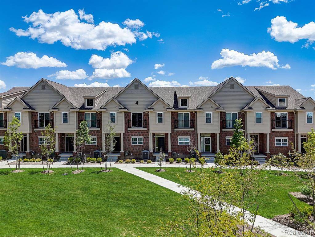 Novi, MI,25495 GRANDVIEW Lane