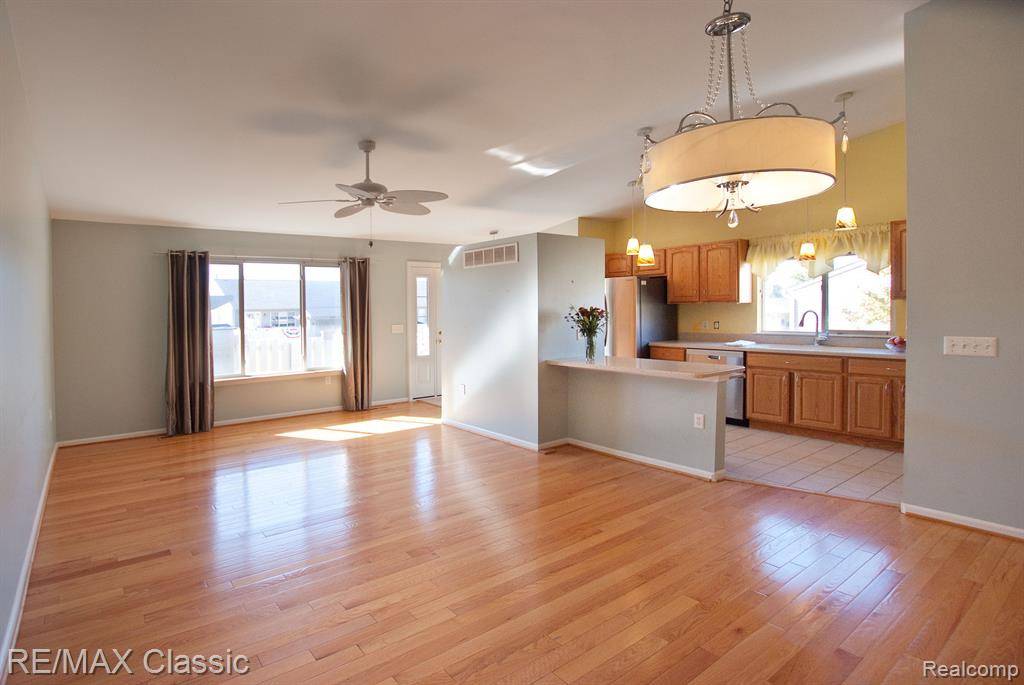 South Lyon, MI 48178,61726 Valley Forge Drive