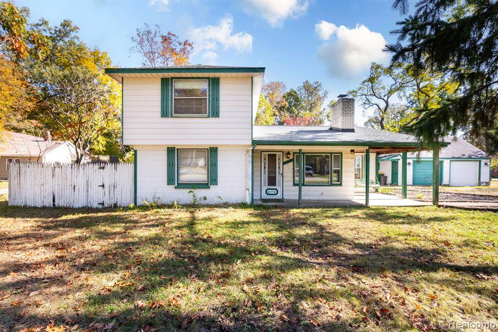 Farmington Hills, MI 48336,21048 WHITLOCK Street
