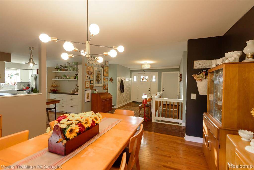 Livonia, MI 48152,18546 PARKLANE Street