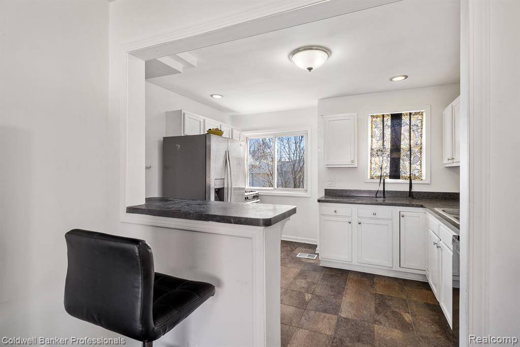 Saint Clair Shores, MI 48081,25312 WINTON Street