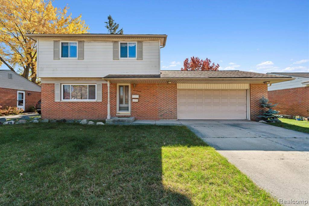 Plymouth, MI 48170,40585 PINETREE Drive