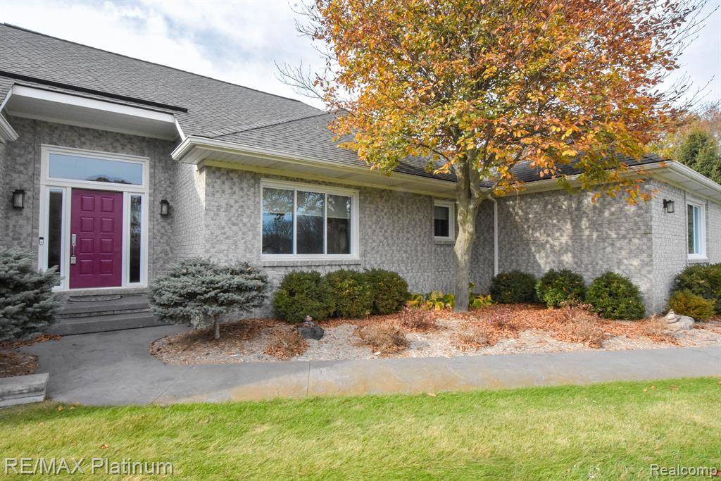 Brighton, MI 48114,3750 SUNSHINE Trail
