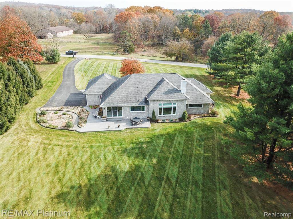 Brighton, MI 48114,3750 SUNSHINE Trail