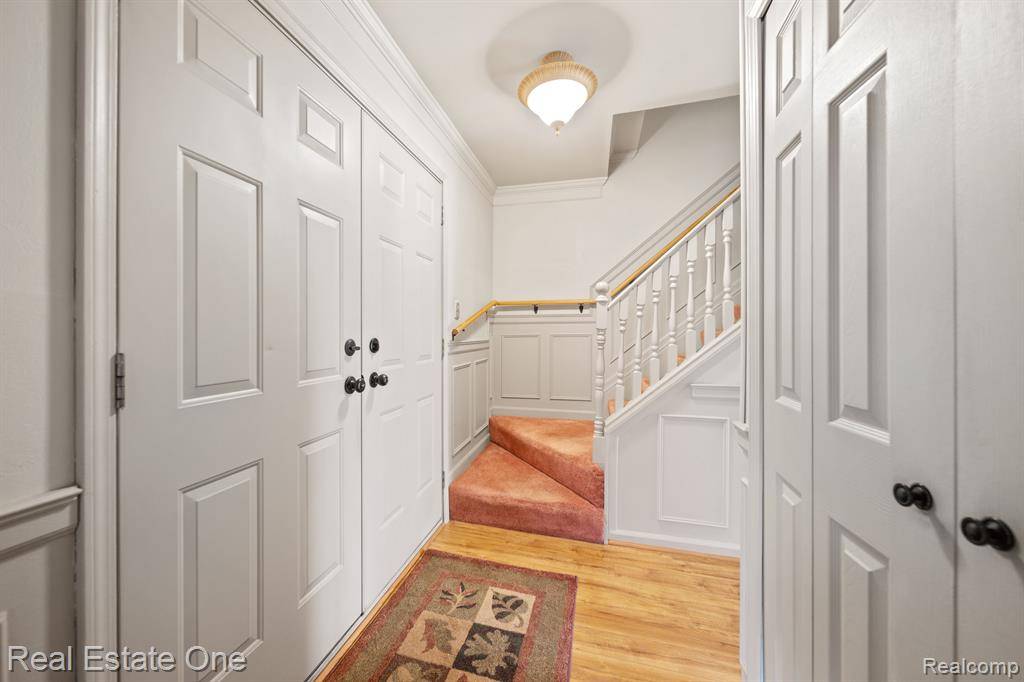 Canton, MI 48187,6055 PORTERIDGE Lane
