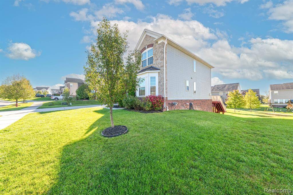 South Lyon, MI 48178,24956 CARRIAGE Lane