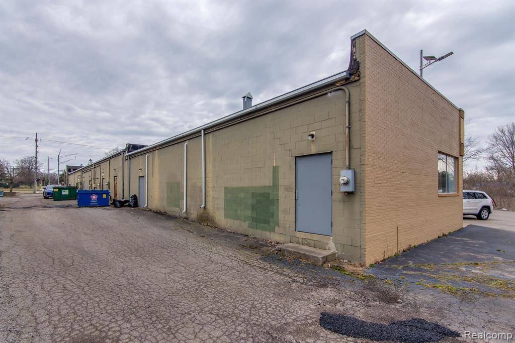 Waterford, MI 48327,5574 COOLEY LAKE Road
