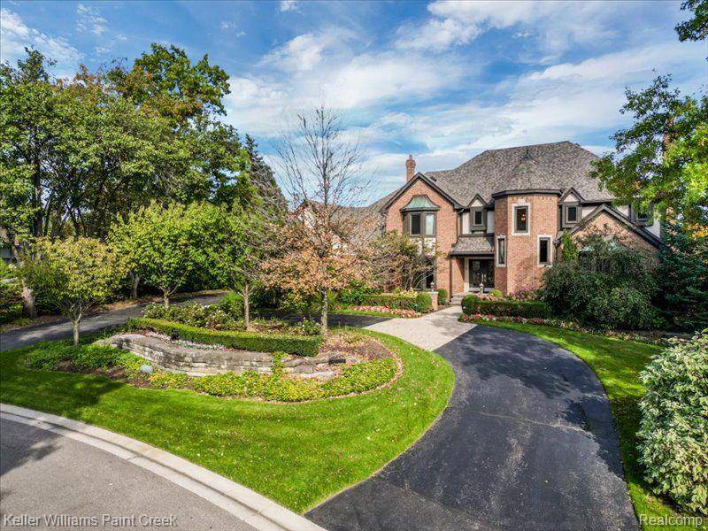 Bloomfield Hills, MI 48302,2855 CHESTNUT RUN Drive