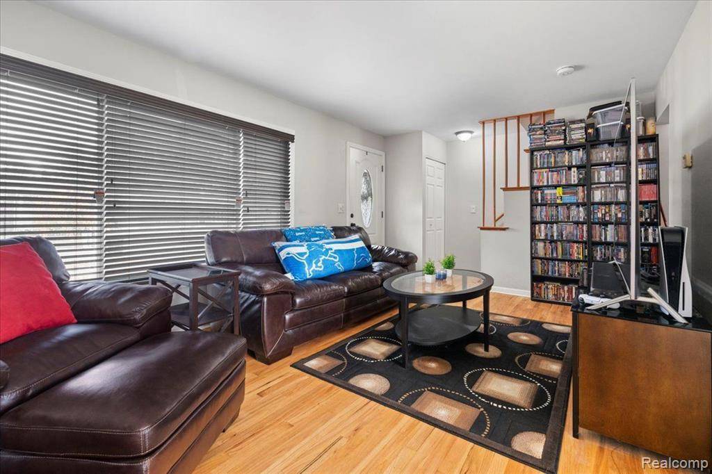 Westland, MI 48186,30728 GRANDVIEW Avenue
