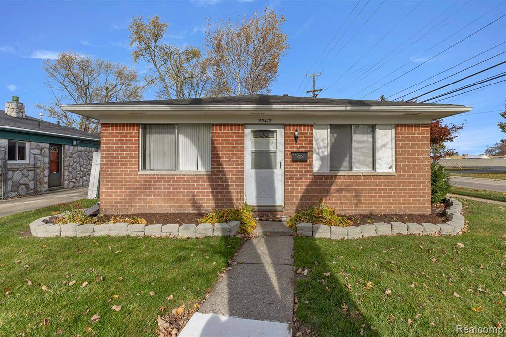 Dearborn Heights, MI 48125,25412 NORFOLK Street