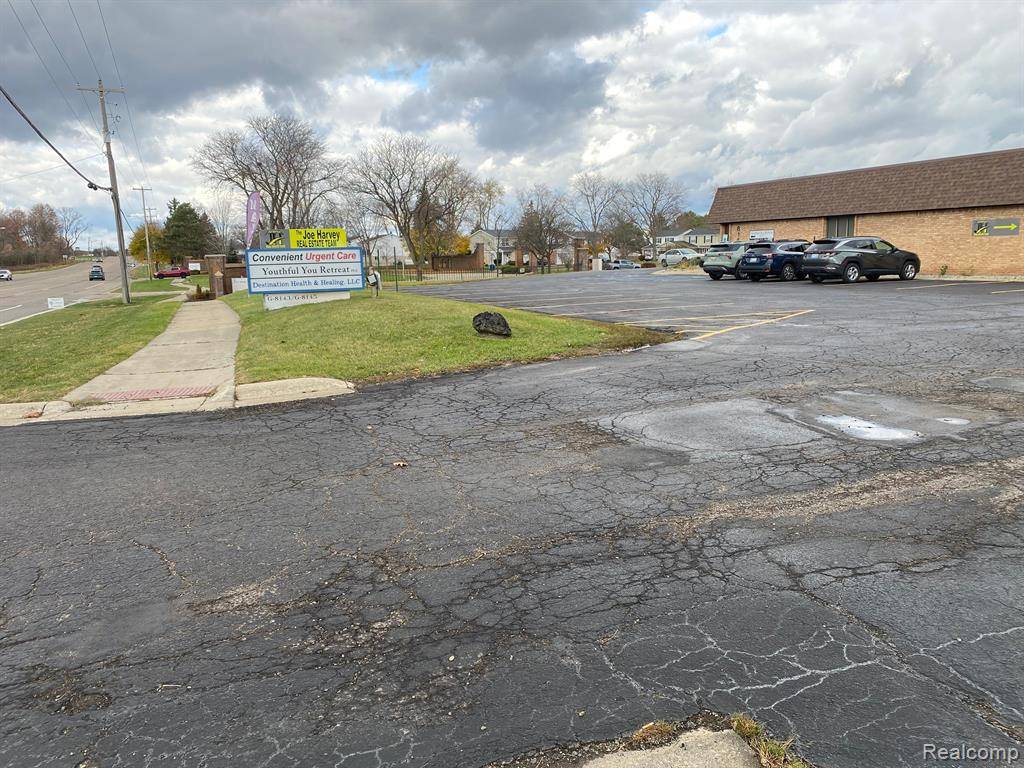 Grand Blanc, MI 48439,8145 S SAGINAW Street