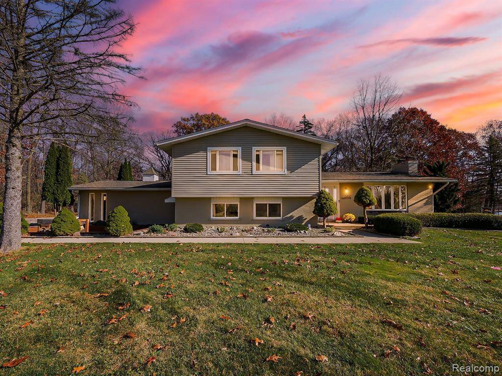 South Lyon, MI 48178,8760 S RUSHTON Road