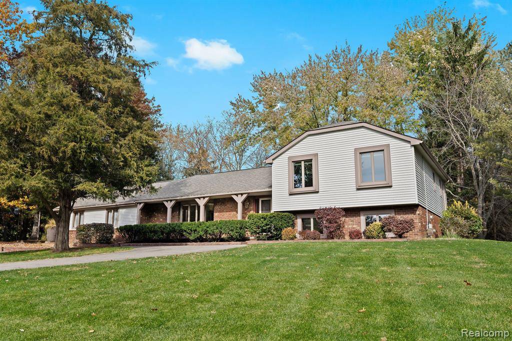 Brighton, MI 48114,11057 WINTHROP Lane