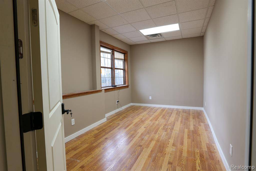 Fenton, MI 48430,15173 NORTH Road
