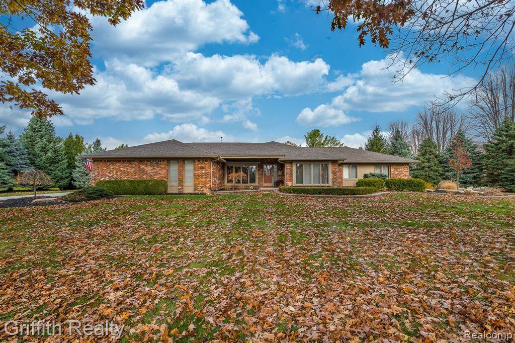 Novi, MI,48770 THORNBURY Drive