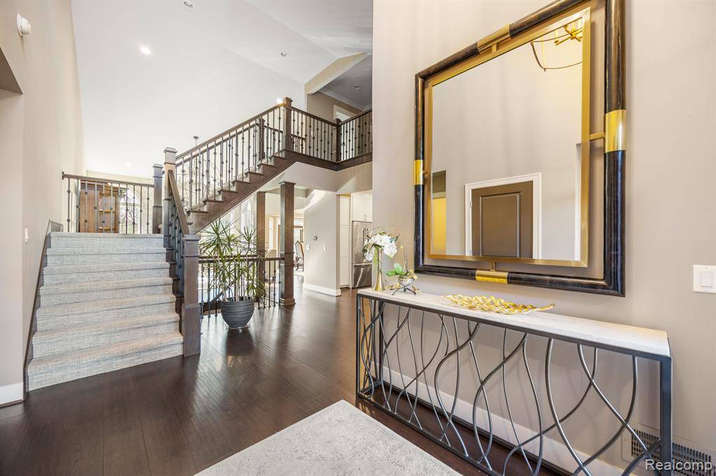 Shelby Twp, MI 48316,2425 Barberry Drive Street