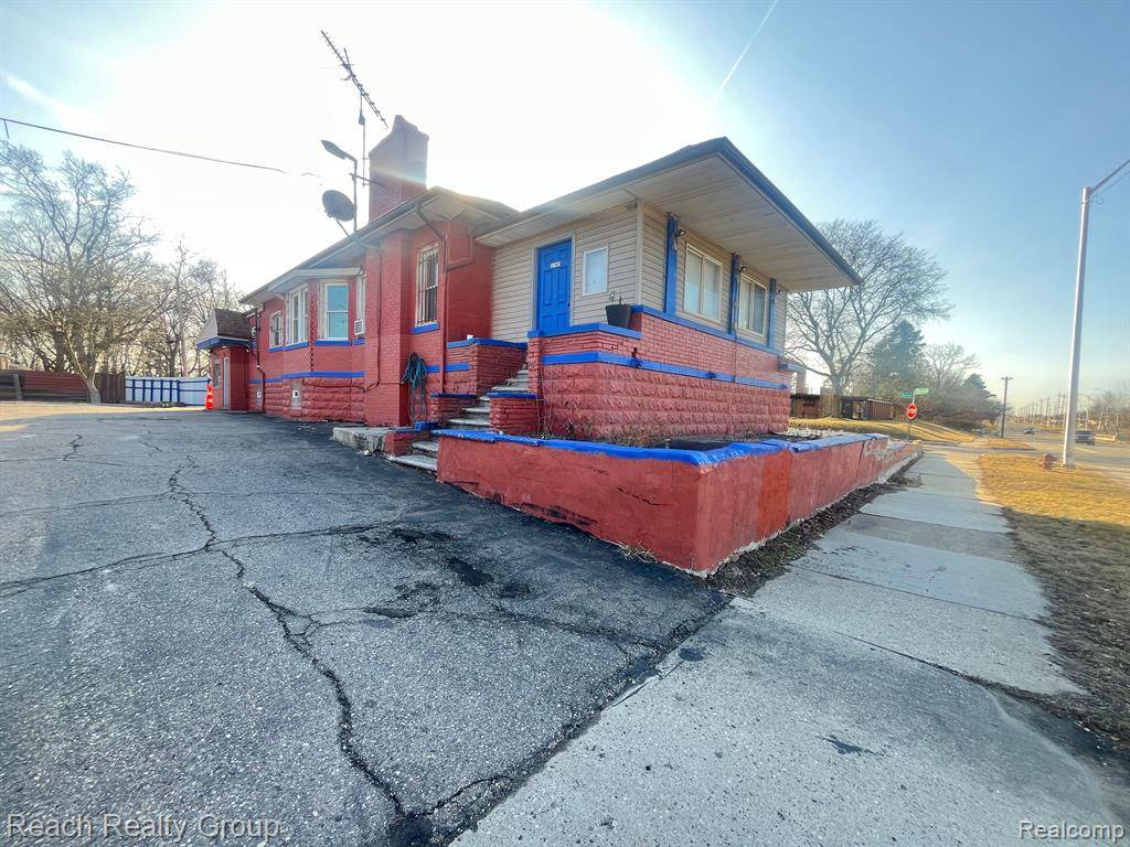 Detroit, MI 48219,22755 GRAND RIVER Avenue
