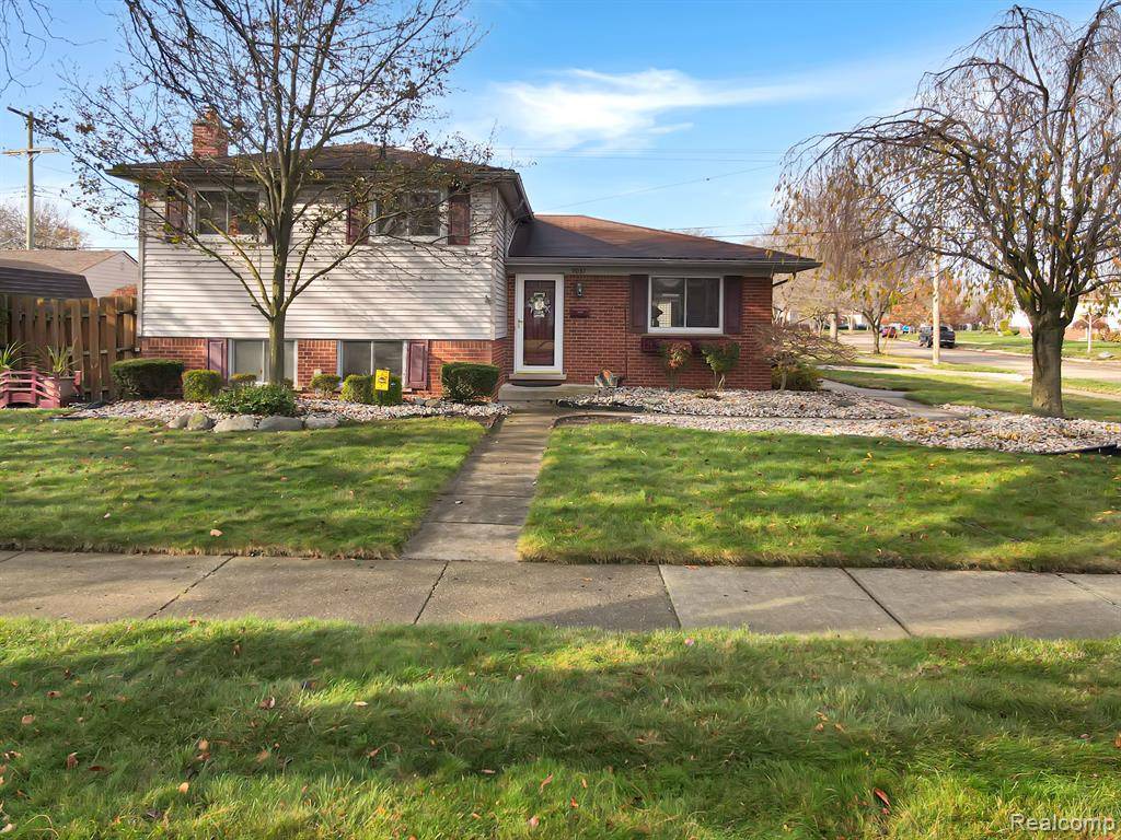 Livonia, MI 48150,9037 N HUBBARD Street