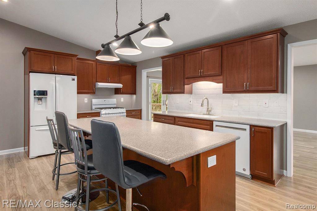 Novi, MI,25714 BUCKMINSTER Drive