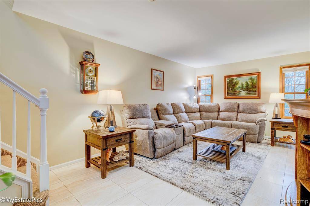 Canton, MI 48188,4306 HUNTERS W Circle