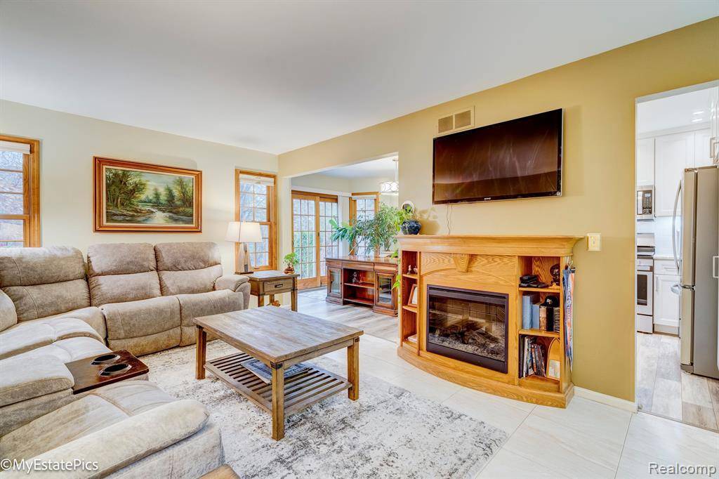 Canton, MI 48188,4306 HUNTERS W Circle