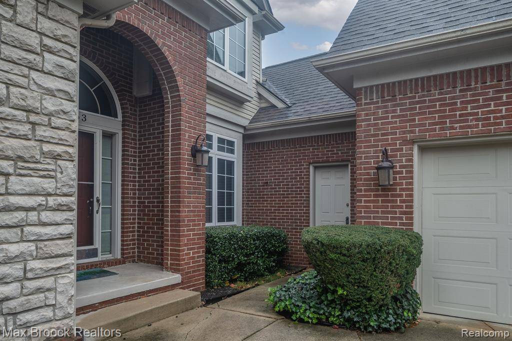 Farmington Hills, MI 48335,22163 ABINGTON Drive