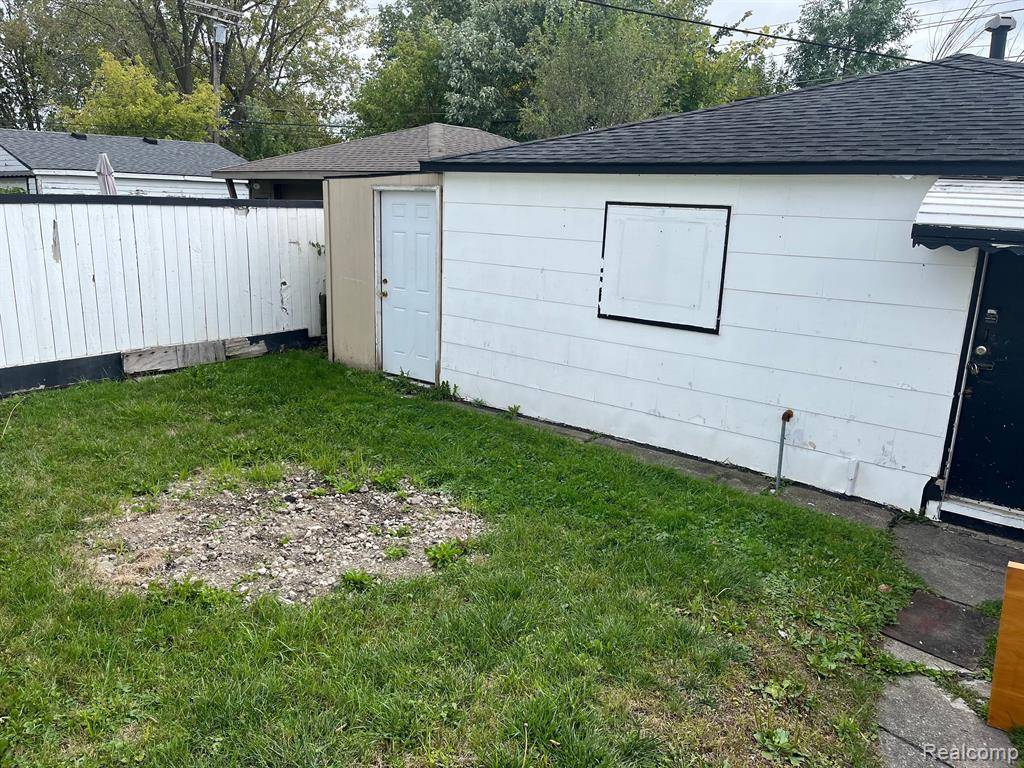 Warren, MI 48089,13304 JULIUS Avenue