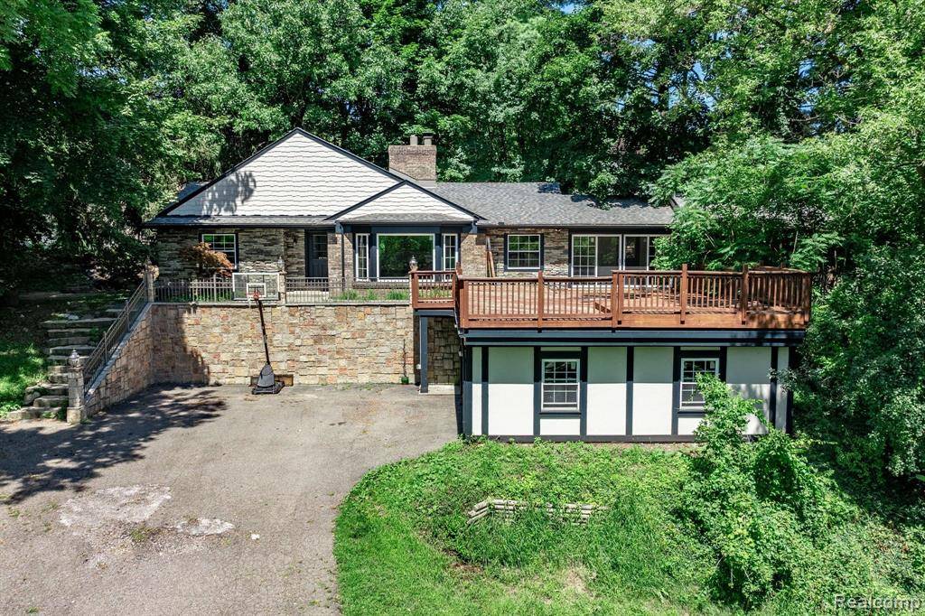 Bloomfield Hills, MI 48301,25900 W 14 MILE Rd