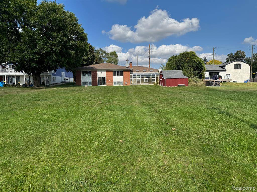 Pontiac, MI 48341,915 JAMES K Boulevard
