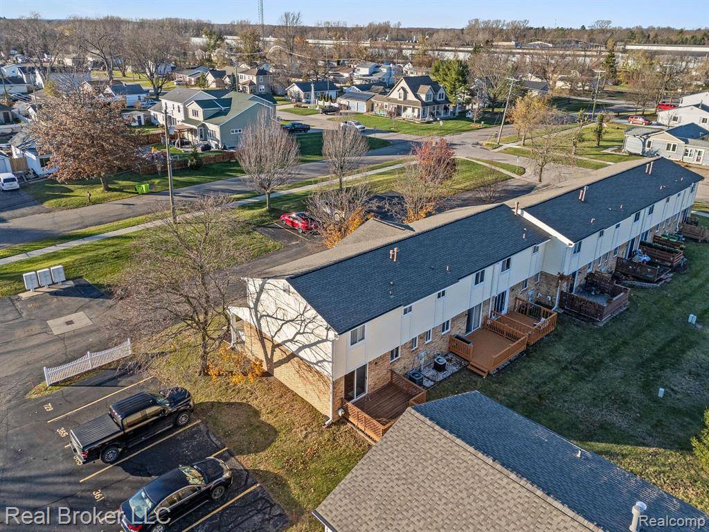 South Lyon, MI 48178,729 CAPE COD