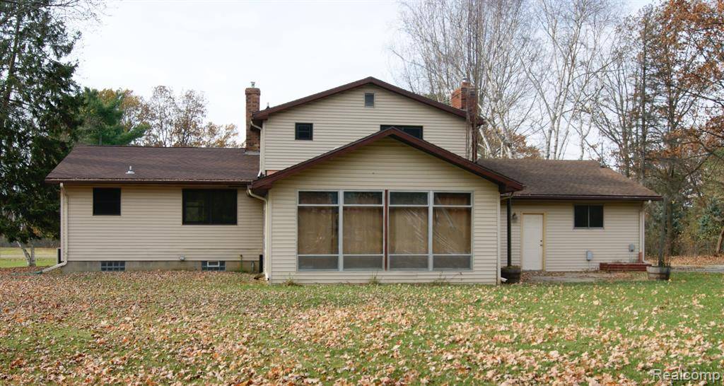 Fenton, MI 48430,14089 IROQUOIS WOODS Drive