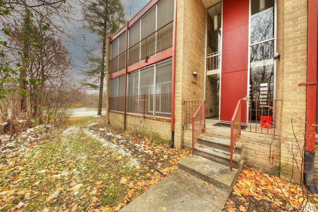 Livonia, MI 48154,16591 Middlebelt Road
