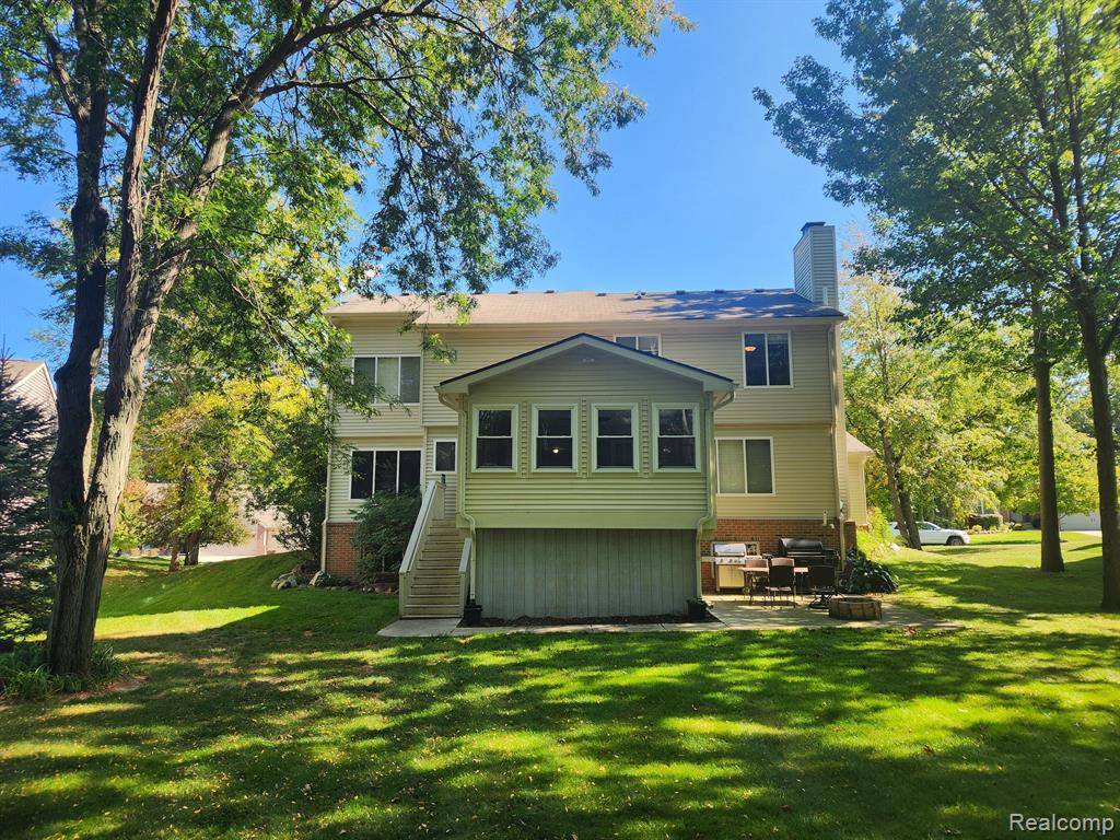 Howell, MI 48843,158 FAIRHILL Way