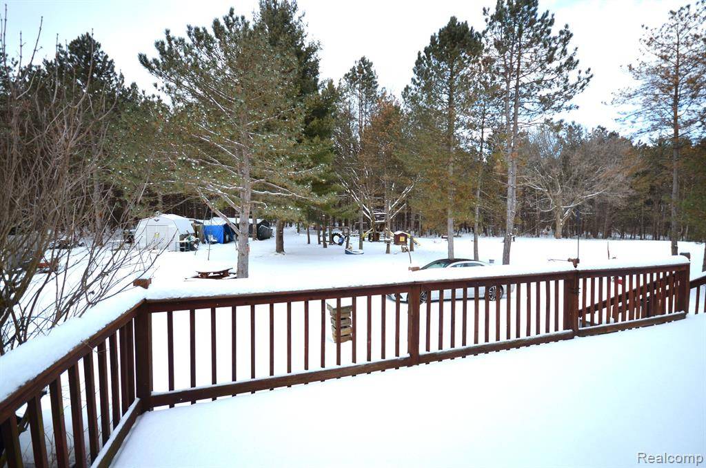 Columbiaville, MI 48421,446 LOU ALICE Drive