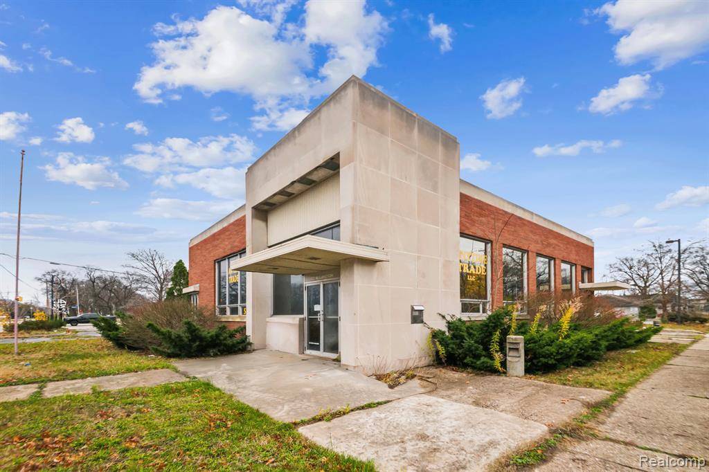 Muskegon, MI 49441,43 W Laketon Avenue