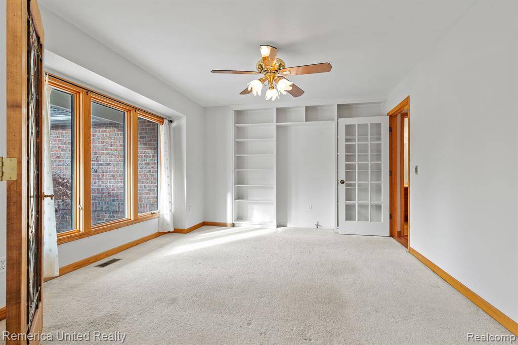 Brighton, MI 48114,9419 SHELTERING OAKS Drive