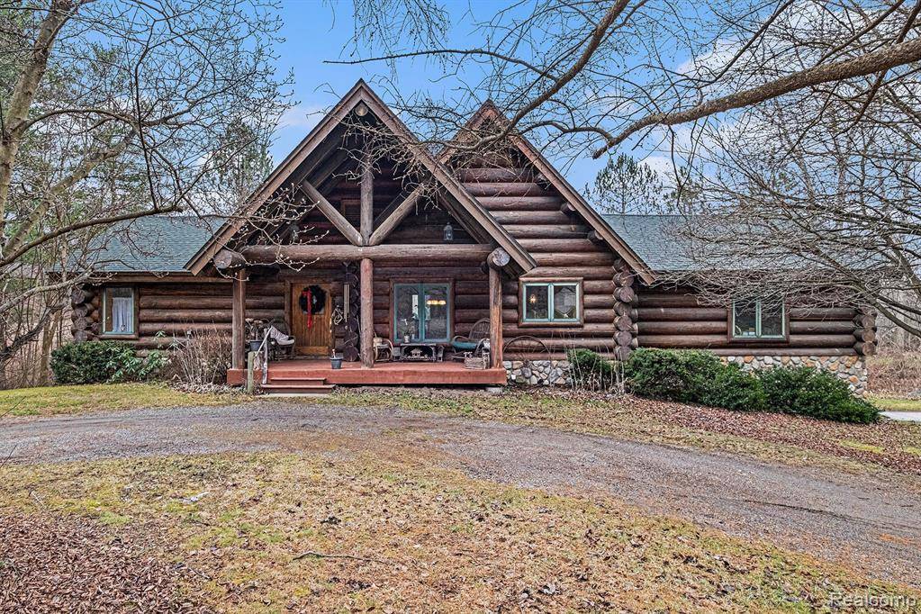 Lapeer, MI 48446,121 DAVIS LAKE Road