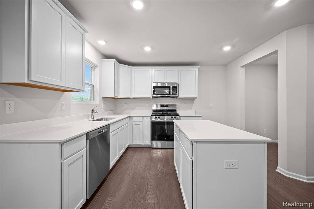Van Buren, MI 48111,14213 OLD OAK Trail