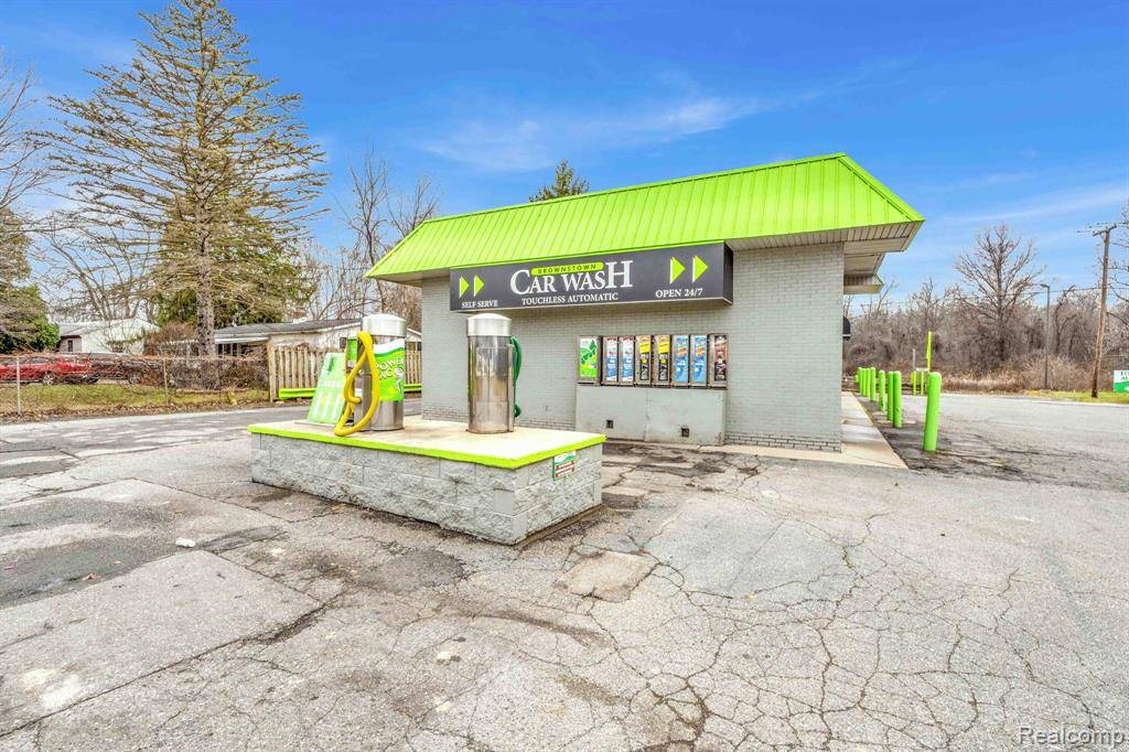Romulus, MI 48174,20690 TELEGRAPH Road