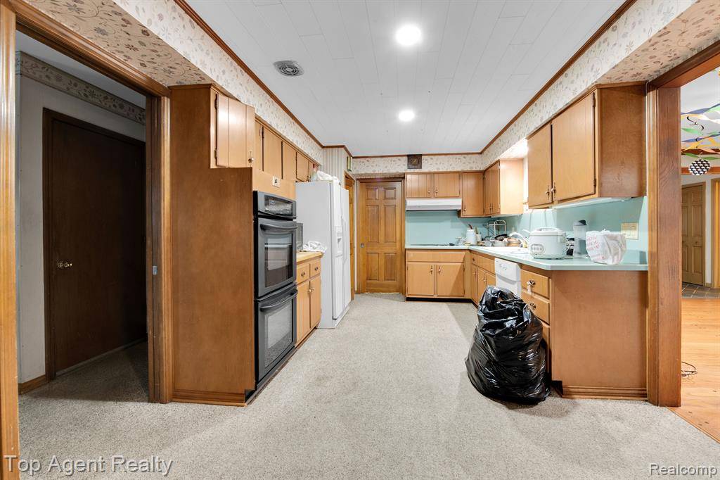 Farmington, MI 48335,36906 BRITTANY HILL Drive